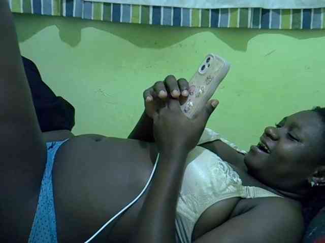 cute-liz Live Webcam on BongaCams