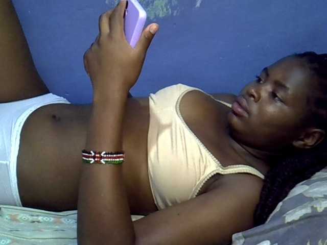 curvy-corazon Live Cam on BongaCams