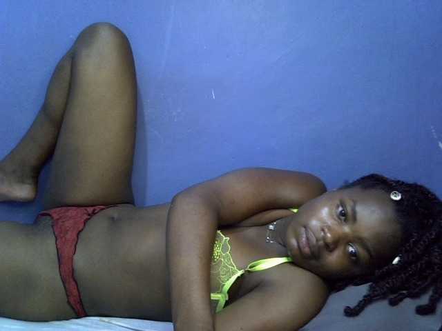 curvy-corazon webcam bongacams model stream image