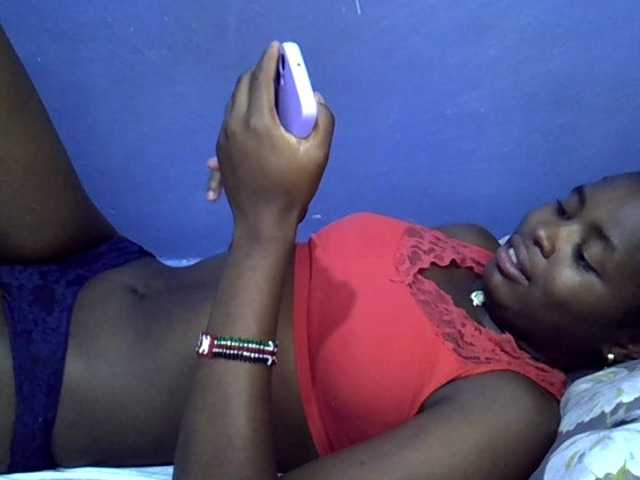 curvy-corazon webcam bongacams model stream image