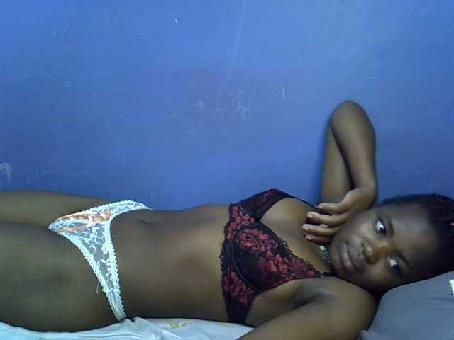 curvy-corazon webcam bongacams model stream image