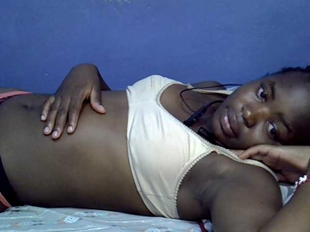 curvy-corazon Live Cam on BongaCams