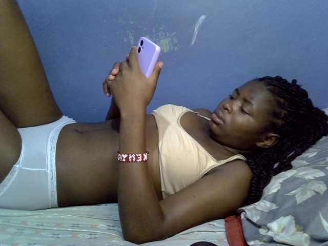 curvy-corazon Live Cam on BongaCams