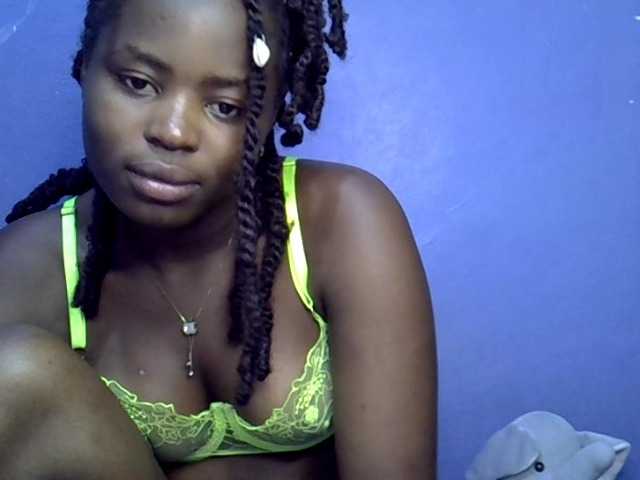 curvy-corazon webcam bongacams model stream image