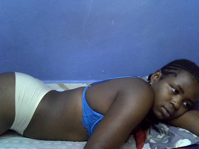 curvy-corazon webcam bongacams model stream image