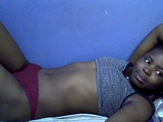 curvy-corazon webcam bongacams model stream image