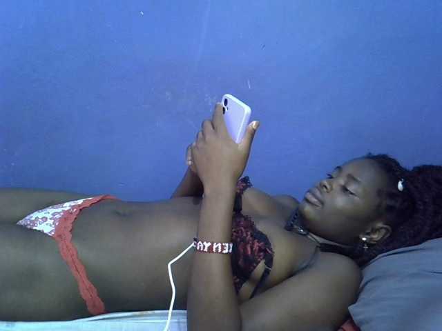 curvy-corazon webcam bongacams model stream image