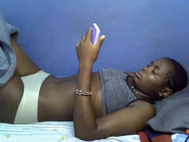 curvy-corazon webcam
