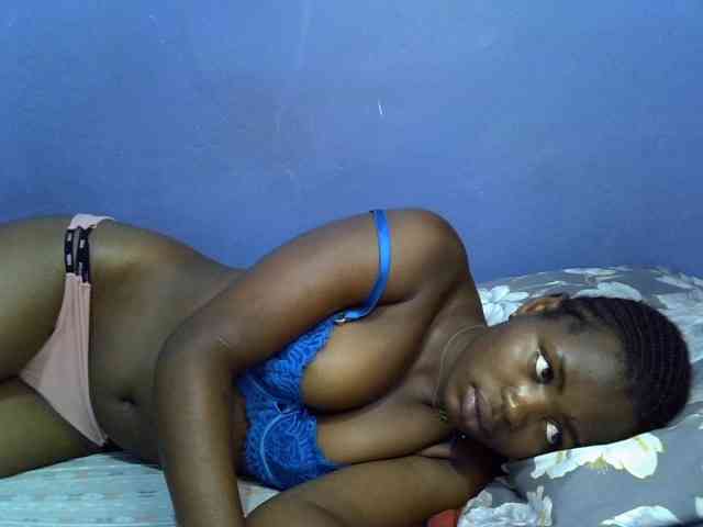 curvy-corazon webcam
