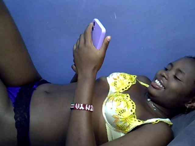 curvy-corazon webcam
