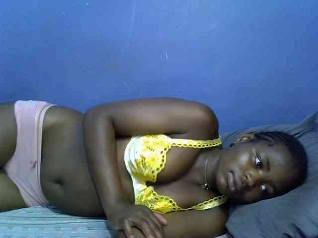 curvy-corazon webcam