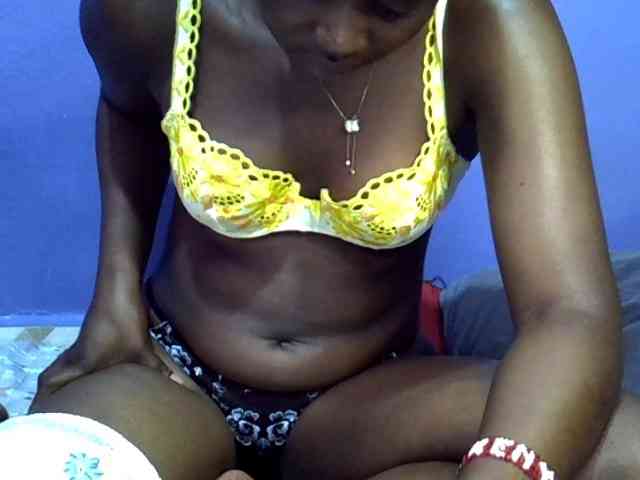 curvy-corazon webcam
