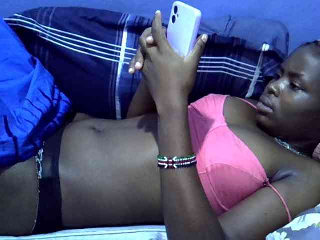 curvy-corazon webcam