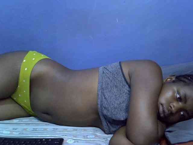 curvy-corazon webcam