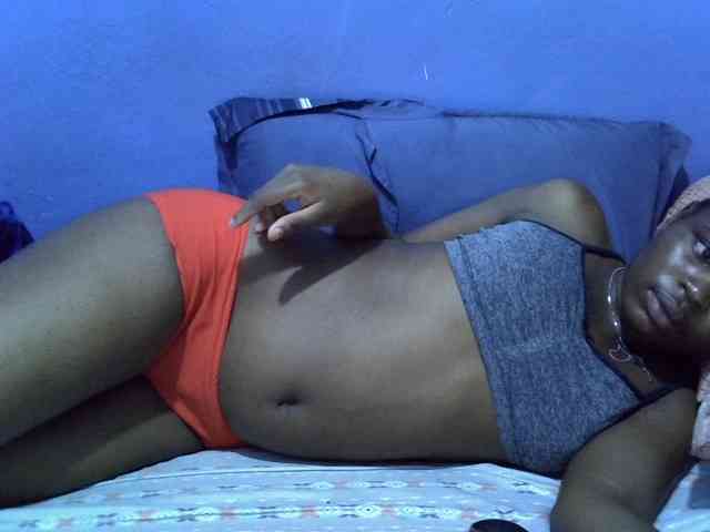 curvy-corazon Live Webcam on BongaCams