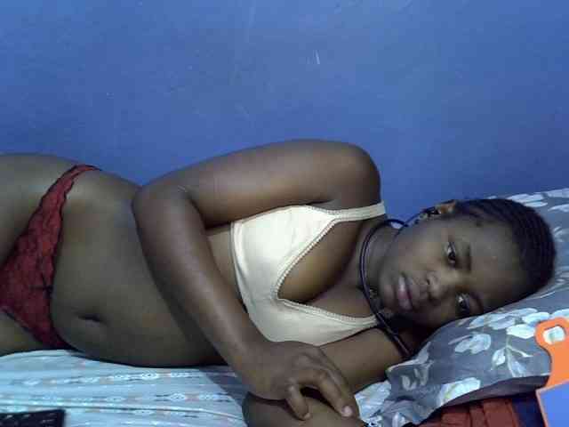 curvy-corazon webcam