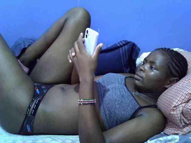 curvy-corazon Live Webcam on BongaCams