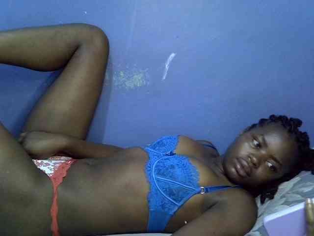 curvy-corazon webcam