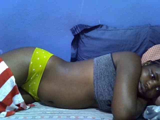 curvy-corazon webcam