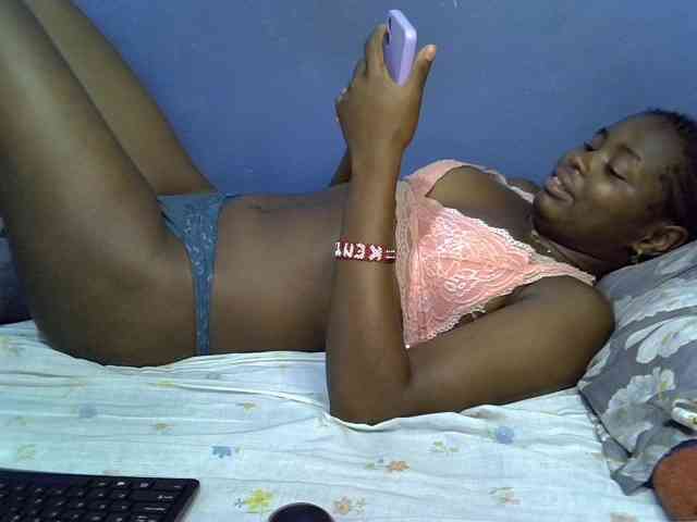 curvy-corazon webcam