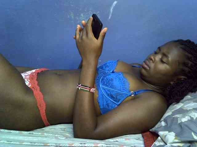 curvy-corazon webcam