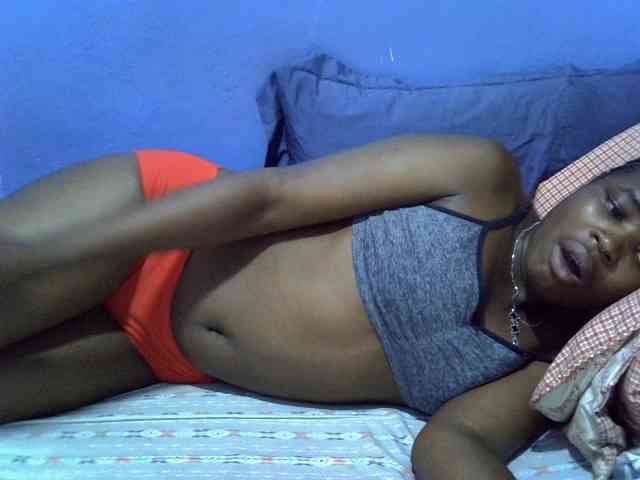 curvy-corazon webcam
