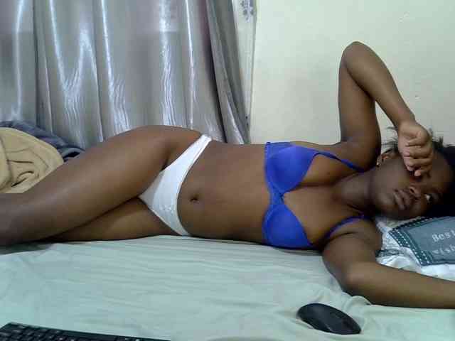 curvy-corazon webcam