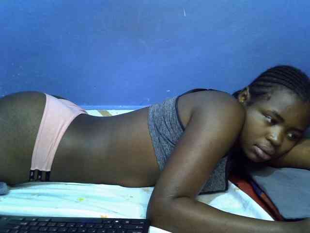 curvy-corazon webcam