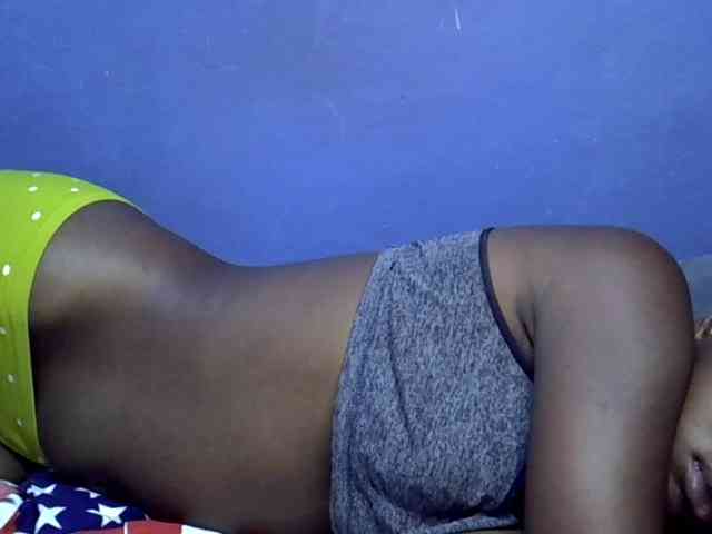 curvy-corazon webcam