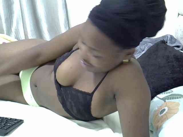 curvy-corazon webcam