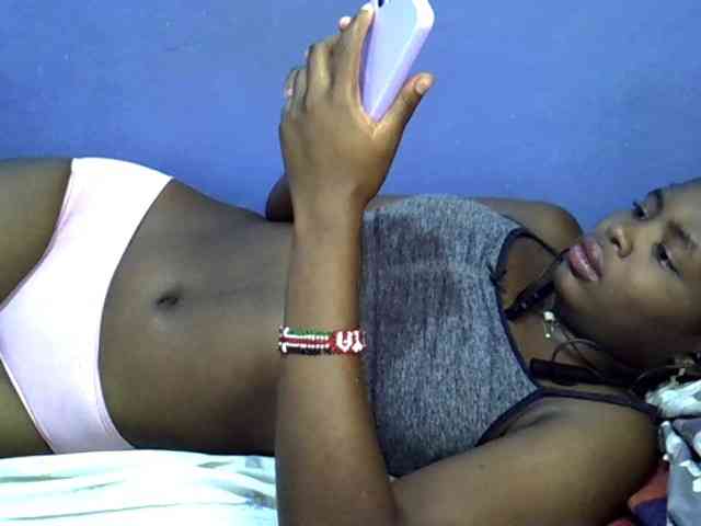 curvy-corazon webcam