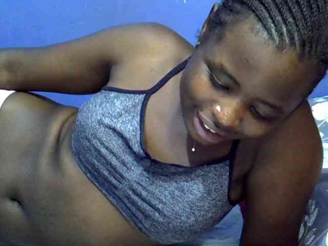 curvy-corazon webcam