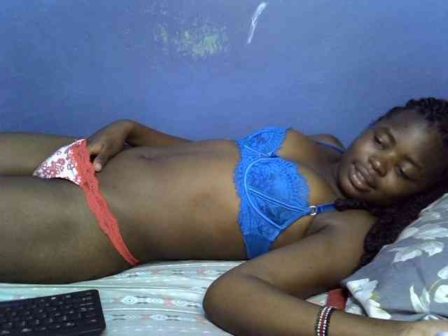 curvy-corazon webcam