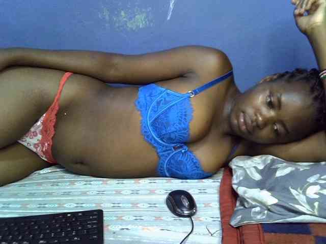 curvy-corazon webcam