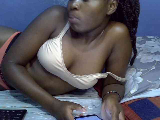 curvy-corazon webcam