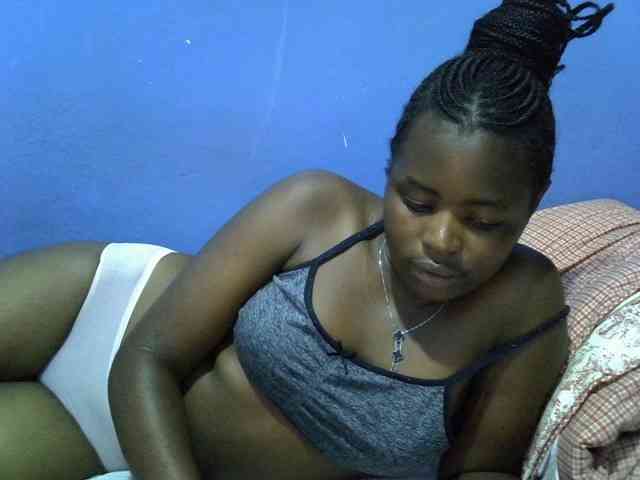 curvy-corazon webcam