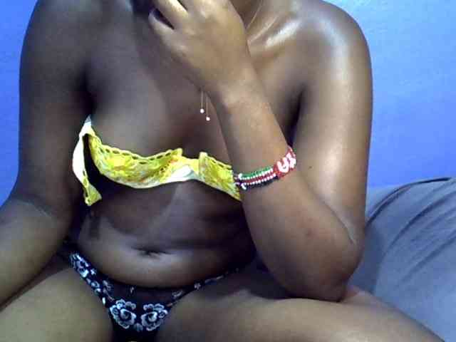 curvy-corazon webcam