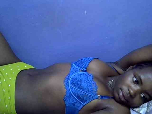 curvy-corazon webcam