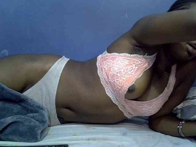 curvy-corazon webcam