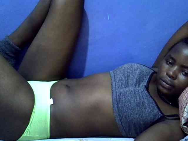 curvy-corazon webcam