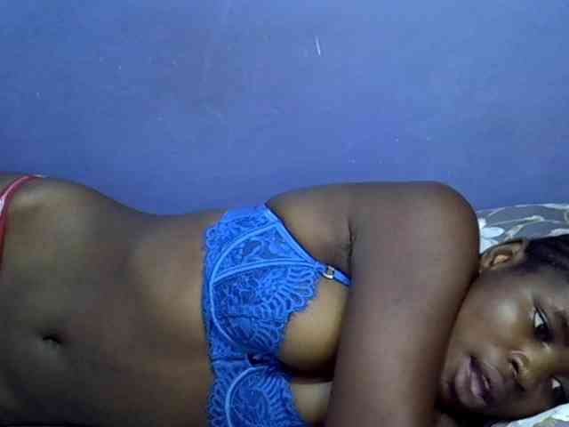 curvy-corazon webcam