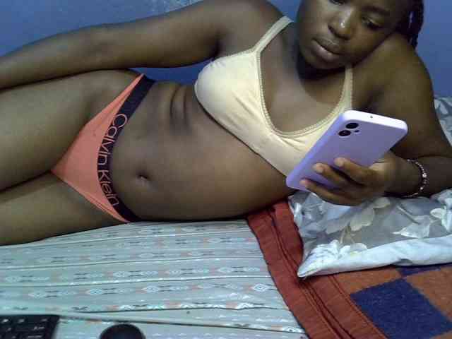 curvy-corazon webcam