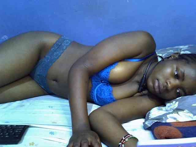 curvy-corazon webcam