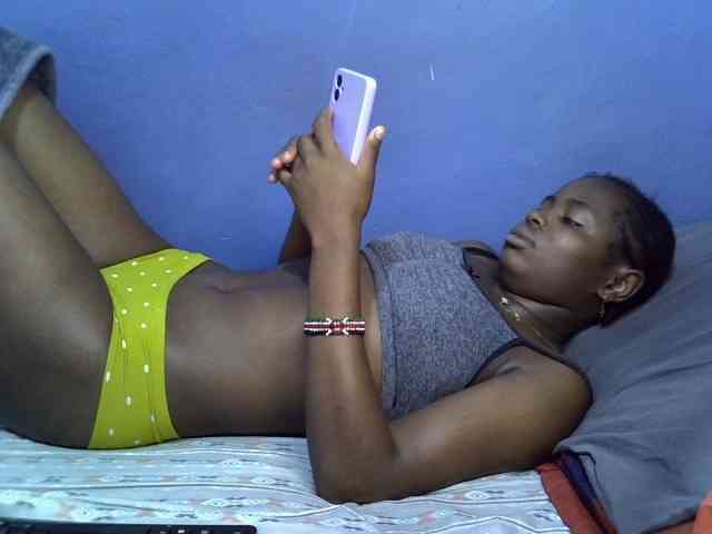 curvy-corazon webcam