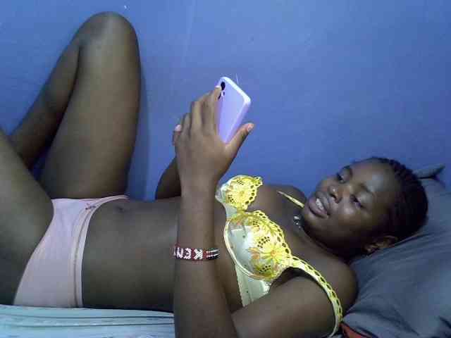 curvy-corazon webcam