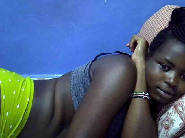 curvy-corazon webcam