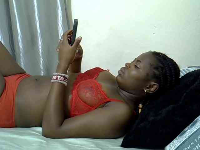 curvy-corazon webcam