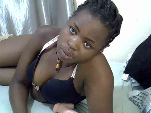 curvy-corazon webcam