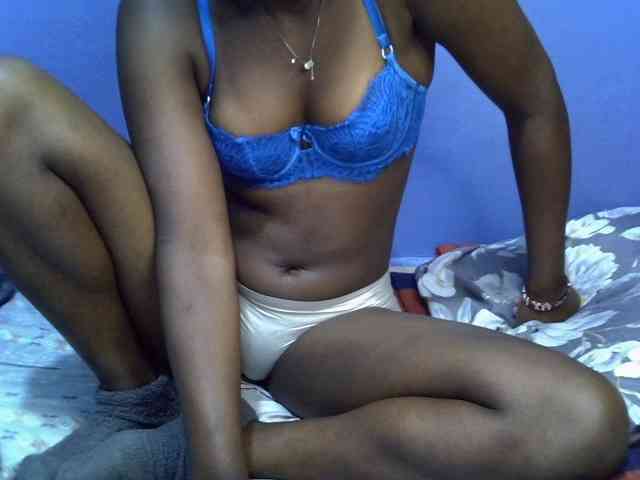 curvy-corazon webcam