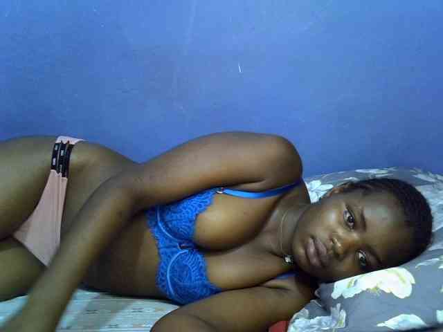 curvy-corazon webcam